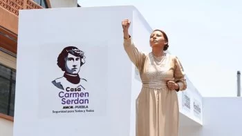 Desfile del 5 de Mayo en Puebla destaca programas de salud mental y apoyo a mujeres