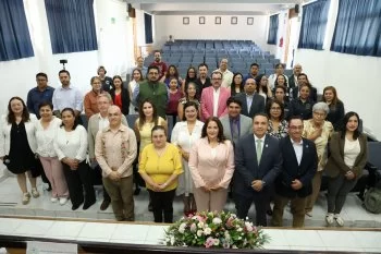 Eric Gudiño toma protesta a mesa directiva de Médicos Veterinarios en Querétaro