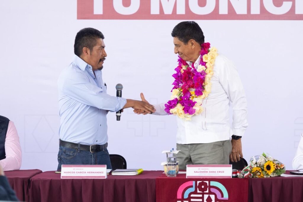 Gobierno de Oaxaca autoriza 8 mdp para rehabilitar camino rural en Santiago Textitlán