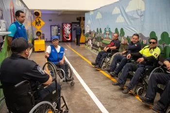 Capacitan a agentes viales de Chihuahua con taller inclusivo 'Ponte en mis Zapatos'