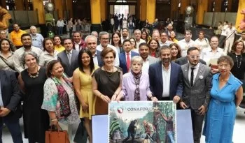Conafor celebra 25 años con cancelación de sello postal conmemorativo