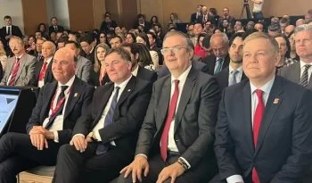 Ebrard encabeza histórica misión comercial a Canadá con 244 empresas y mil reuniones de negocios