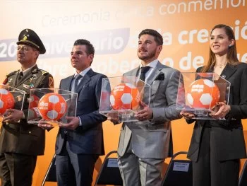 Samuel García llama a la unidad en el 202 aniversario de Nuevo León como estado libre
