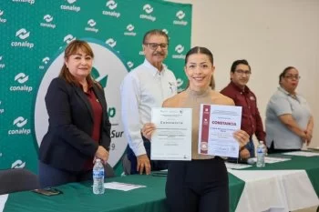 12 personas egresan del curso de preparación de bebidas en BCS para fortalecer su empleabilidad