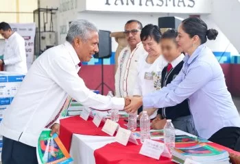 Puebla distribuirá 7,716 libros en totonaco para fortalecer educación indígena
