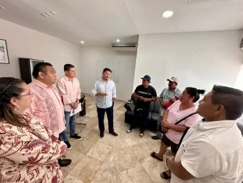 AGEPRO fortalece coordinación para formalizar y titular lotes en Kuchumatán, Bacalar