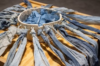 Exposición “Guardianes del Añil” invita a ser artesano en Querétaro