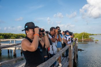 FPMC conmemora Día Mundial de las Aves Migratorias con observación comunitaria en Punta Sur