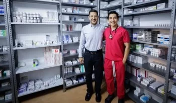 Martí Batres supervisa abasto de medicamentos y entrega camas en ISSSTE San Luis Potosí