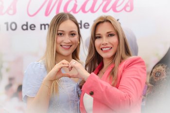 SEDIF festeja a más de 2 mil madres en Acatzingo con música, regalos y servicios de belleza