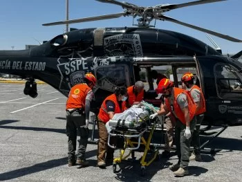 Trasladan vía aérea a joven con traumatismo craneoencefálico desde Guachochi a Chihuahua