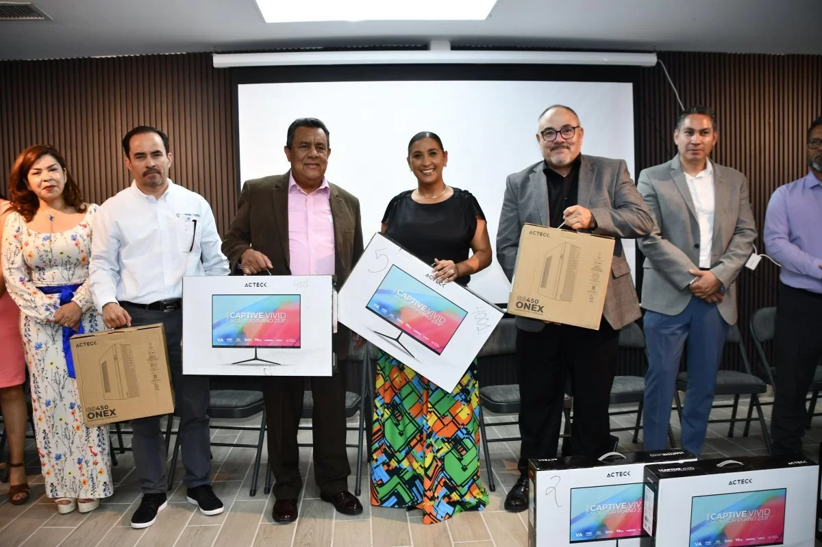 SEyD invierte 1.7 mdp en equipamiento para 15 preparatorias en Chihuahua
