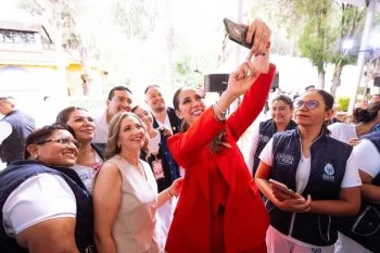 Gobernadora de Guanajuato reconoce a enfermeros, docentes y firma convenio forestal