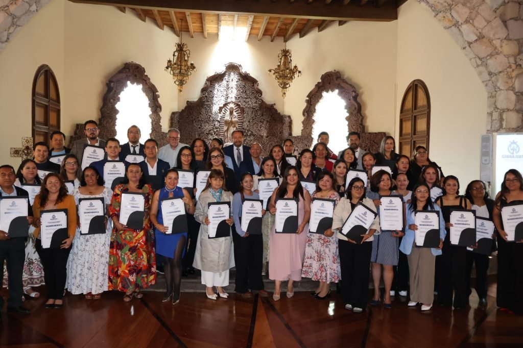 300 figuras educativas participan en encuentro de prácticas exitosas en Guanajuato