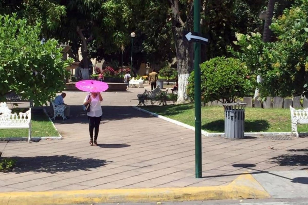 Colima enfrenta temperaturas de hasta 40°C y chubascos aislados este martes