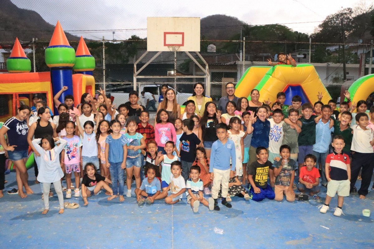 Gobierno de Colima entrega juguetes y apoyos en Cedecos por Día del Niño y Madres
