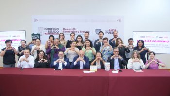 Gobierno de Puebla y OXXO firman convenio para impulsar productos locales de 57 municipios