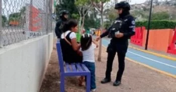 Policía de Chilpancingo refuerza vigilancia en parque Margarita Maza y difunde uso del 911 y 089
