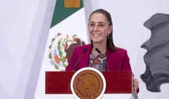Sheinbaum presenta prototipo de Olinia, el minivehículo eléctrico mexicano que iniciará producción en 2027