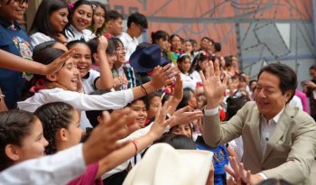 Gobierno de Sheinbaum reconoce a más de 2.1 millones de maestros en el Día del Docente