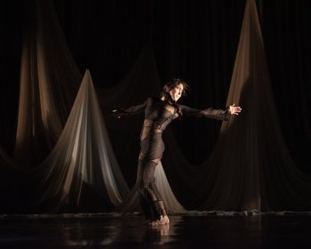 Maternar: danza contemporánea que cuestiona el cuidado impuesto a las mujeres en México