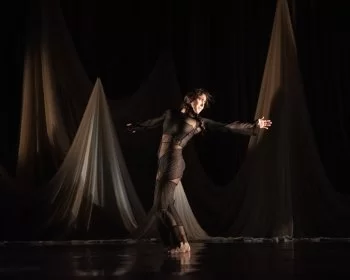 Maternar: danza contemporánea que cuestiona el cuidado impuesto a las mujeres en México