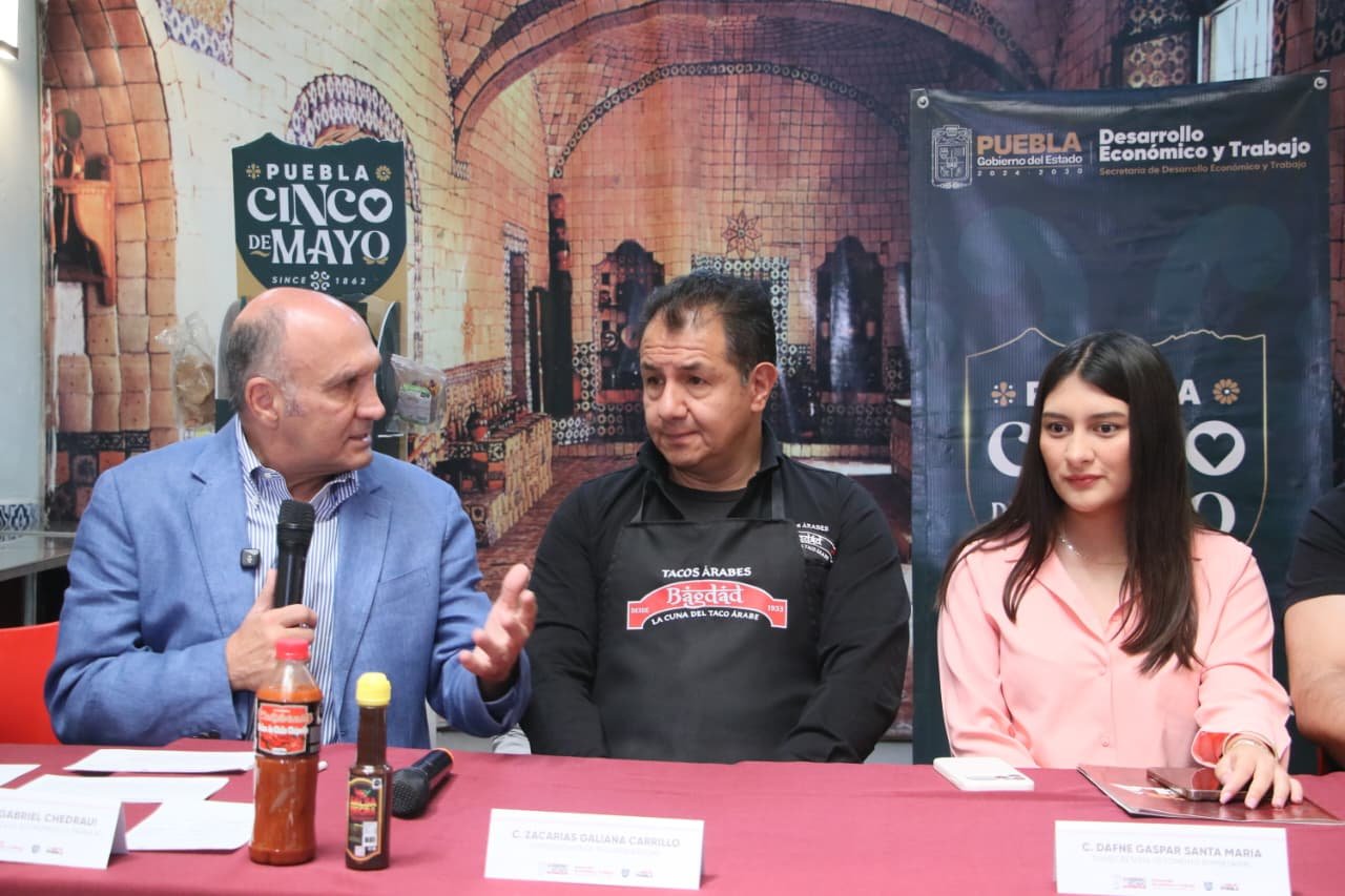 Puebla impulsa digitalización de MIPYMES con tasas preferenciales y entrega distintivo a taquería histórica