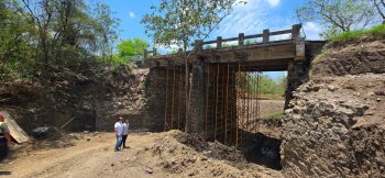 Rehabilitan puente La Sagrada Familia en Tanquián de Escobedo; beneficiará a 18 mil habitantes