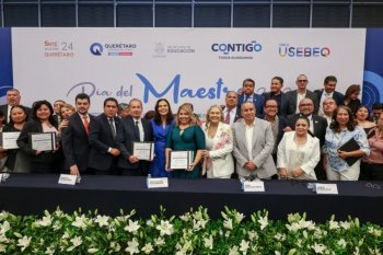 SEDEQ reconoce a 414 docentes queretanos con hasta 50 años de servicio