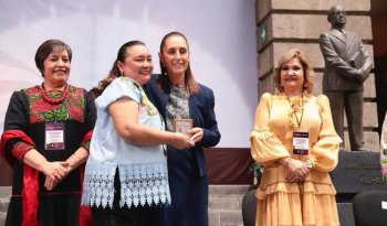 Sheinbaum anuncia aumento salarial del 9% a maestros en el Día del Maestro