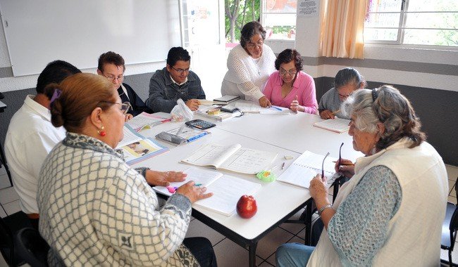 Alfabetización en México alcanza cifra histórica: 189 mil personas aprendieron a leer y escribir en 2026