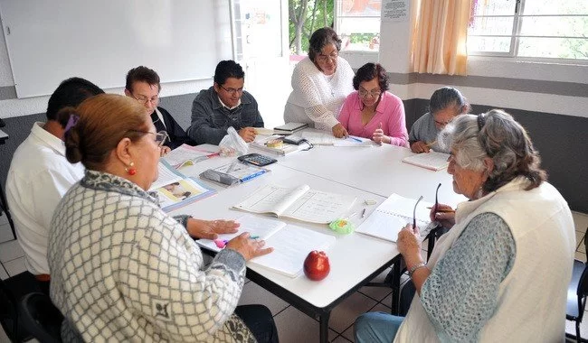 Alfabetización en México alcanza cifra histórica: 189 mil personas aprendieron a leer y escribir en 2026