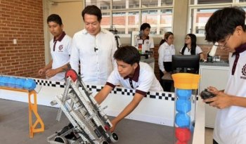 Campeche y Yucatán reciben nuevos apoyos educativos: Beca Gertrudis Bocanegra y más espacios