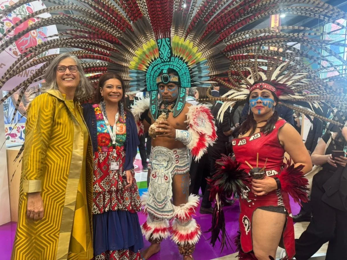 Clara Brugada inaugura Pabellón de las Utopías en Foro Urbano Mundial de Bakú