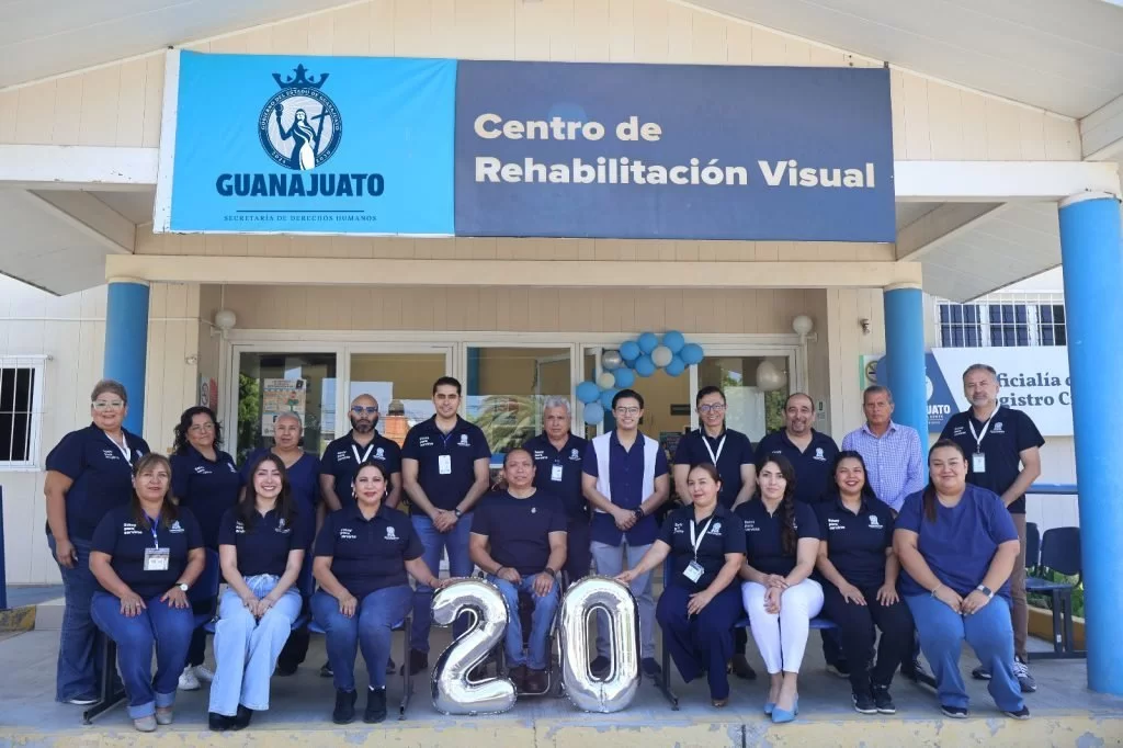 Paciente 313 mil del CEREVI recupera la vista en el XX aniversario del centro