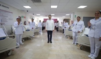 ISSSTE entrega 31 camas eléctricas en Veracruz y concluye 4 obras de infraestructura