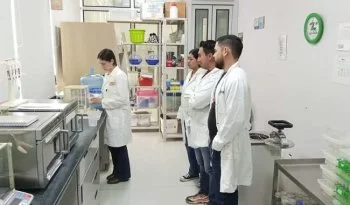 CNRG-INIFAP capacita a estudiantes de la UdeG en crioconservación de tejido vegetal