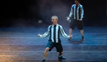 Danza y fútbol se fusionan en el Teatro del Bosque con obra noruega