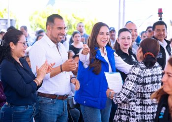 Gobernadora de Guanajuato entrega rehabilitación de mercado, escrituras y viviendas en el noreste