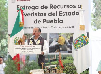 Gobierno de Puebla entrega fertilizantes, maquinaria y apoyos a viveros en Tecamachalco