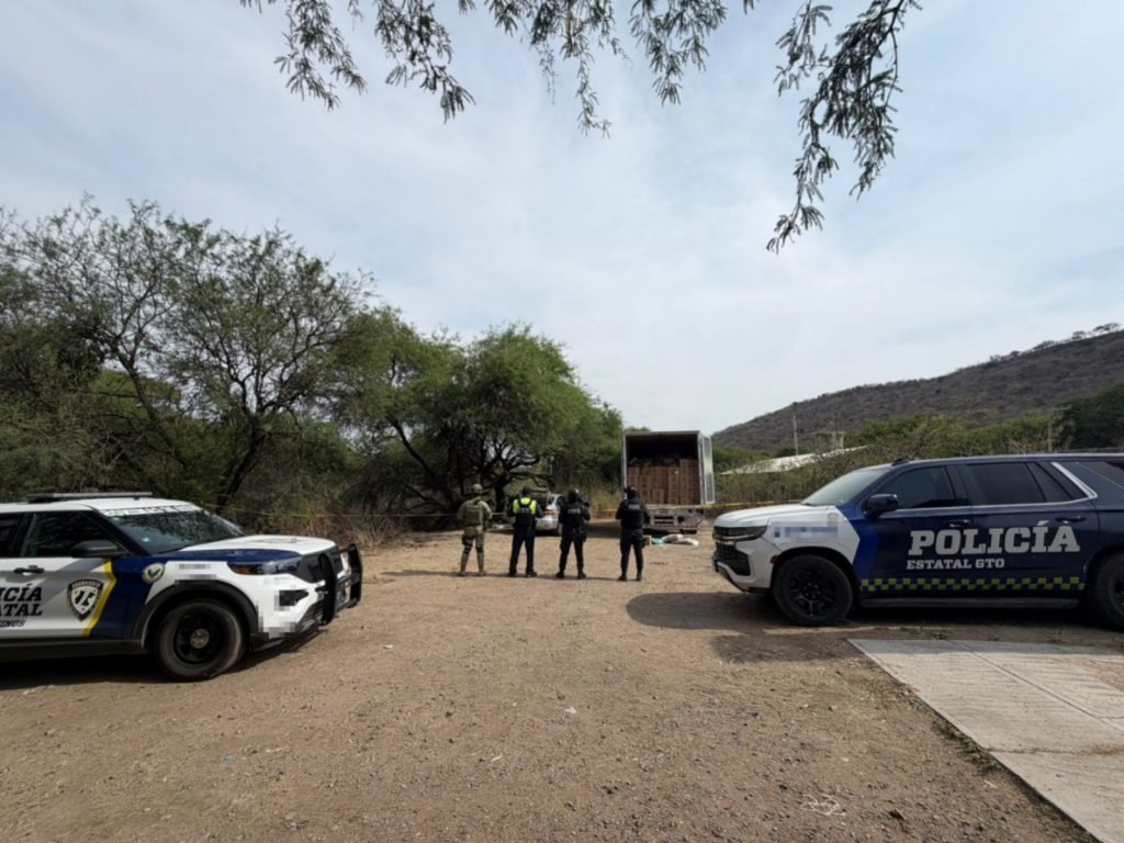 Aseguran vehículos robados, mercancía valuada en 900 mil pesos e inhibidor de señal en Guanajuato