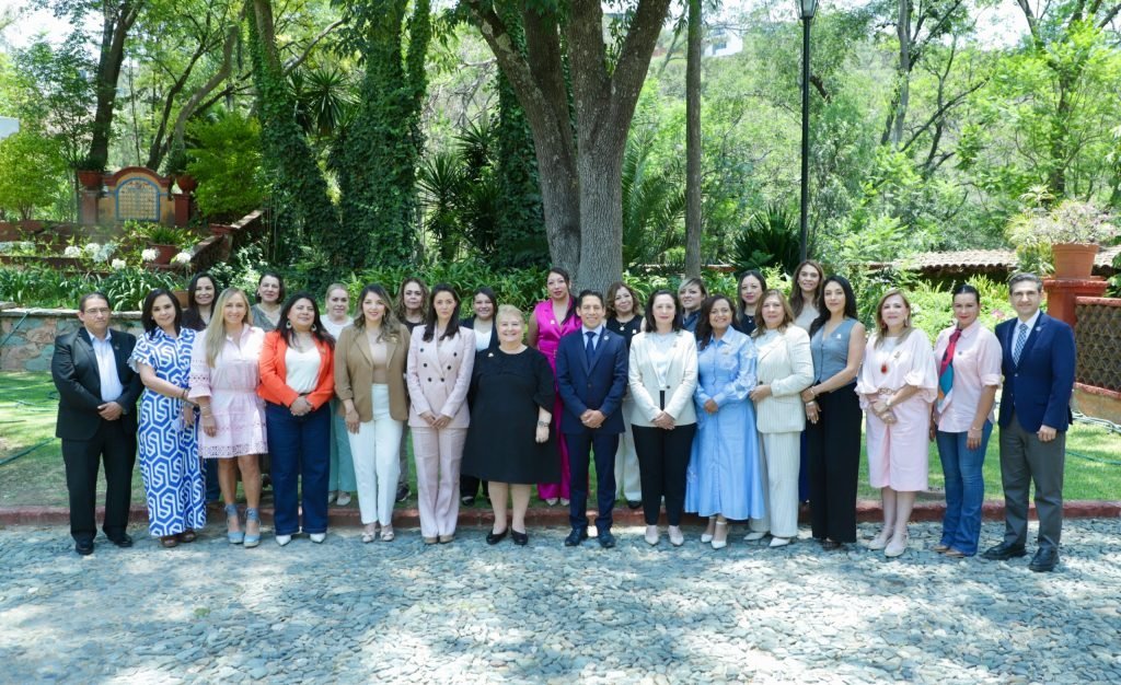 DIF Estatal y AMEXME Guanajuato suman esfuerzos para apoyar a las familias