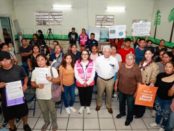 Agua y Drenaje entrega 44 contratos en Monterrey; suma 8 mil en 2026