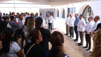 Gobernador de BCS entrega edificio de 20.2 mdp en UABCS y arranca foro sobre impacto digital en jóvenes