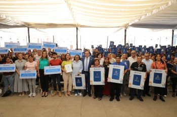 Gobierno de Guanajuato entrega 254 escrituras y apoyos por más de 4 MDP en Irapuato