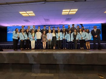 Sobreviviente de Hiroshima comparte mensaje de paz con juventudes en Guanajuato