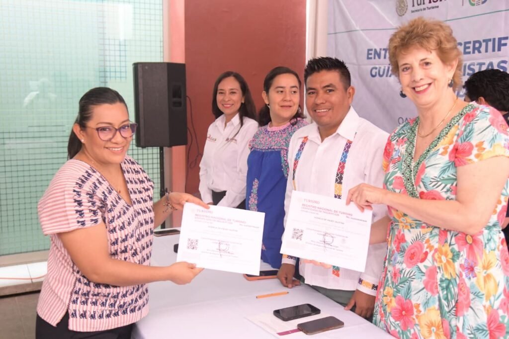 Sectur Oaxaca entrega 115 certificaciones turísticas a prestadores de servicios en Valles Centrales