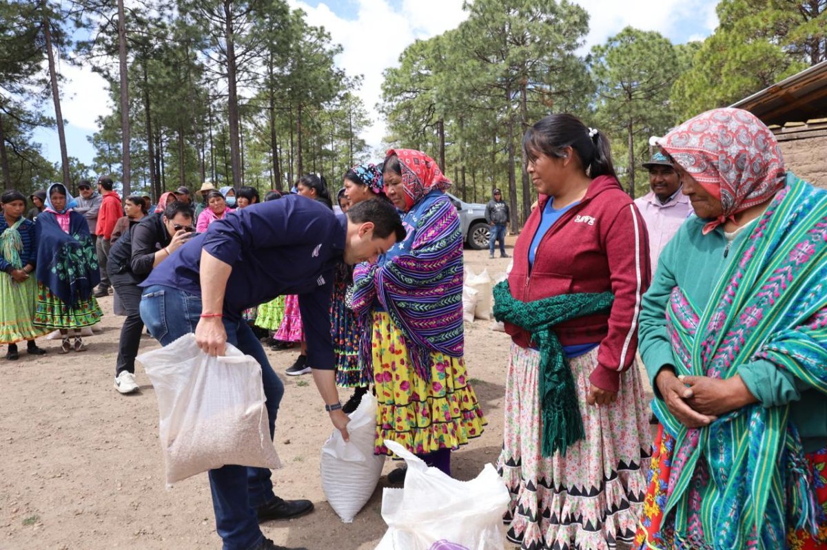 SPyCI entrega apoyos alimentarios y productivos en comunidades de Bocoyna