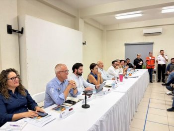 Gobernador de BCS anuncia abrogación de decreto que declaraba a Loreto como puerto de altura