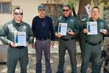 Policías de BCS obtienen certificación como manejadores caninos K9 para detectar narcóticos